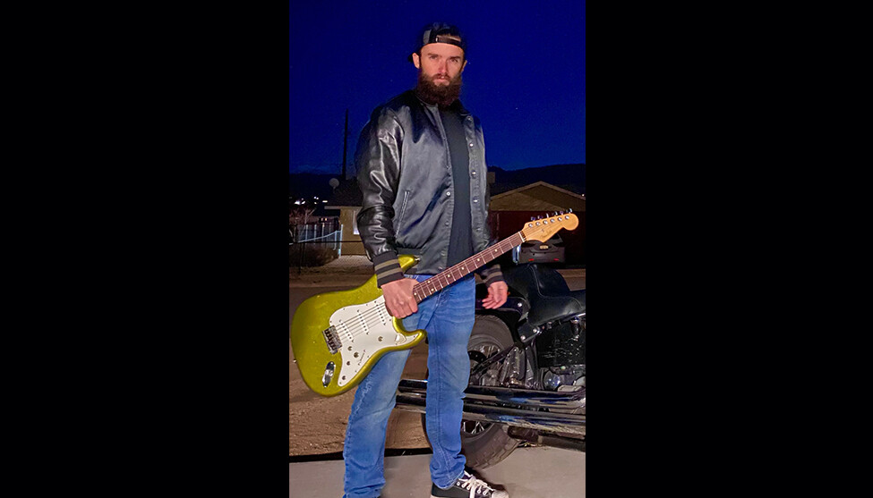 assistez au concert du jimmy dale surf trio pour une soirée pleine d'énergie et de vibes surf rock inoubliables.