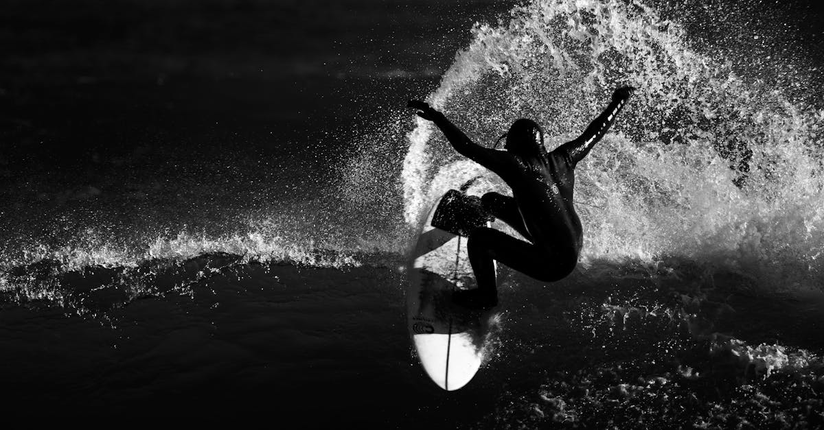 découvrez l'art du surf, apprenez les techniques, explorez les meilleurs spots et vivez la passion des vagues.