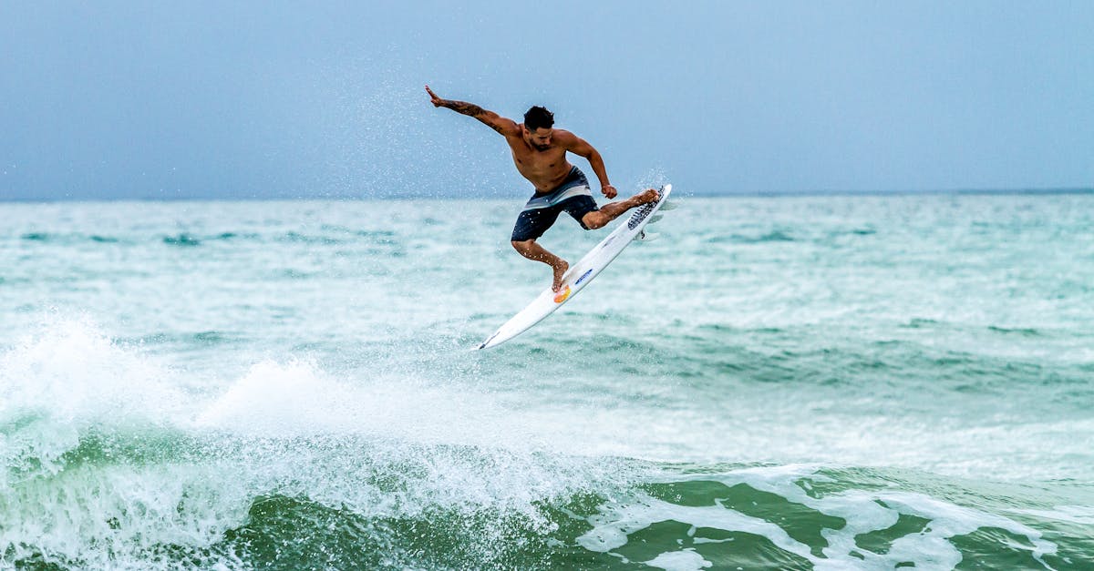 découvrez l’univers du surf : techniques, conseils pour débutants, meilleurs spots et actualités pour vivre votre passion de la glisse.